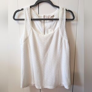 BANANA REPUBLIC, fitted, eyelet sleeveless top, gold back zipper, Size 8. White.